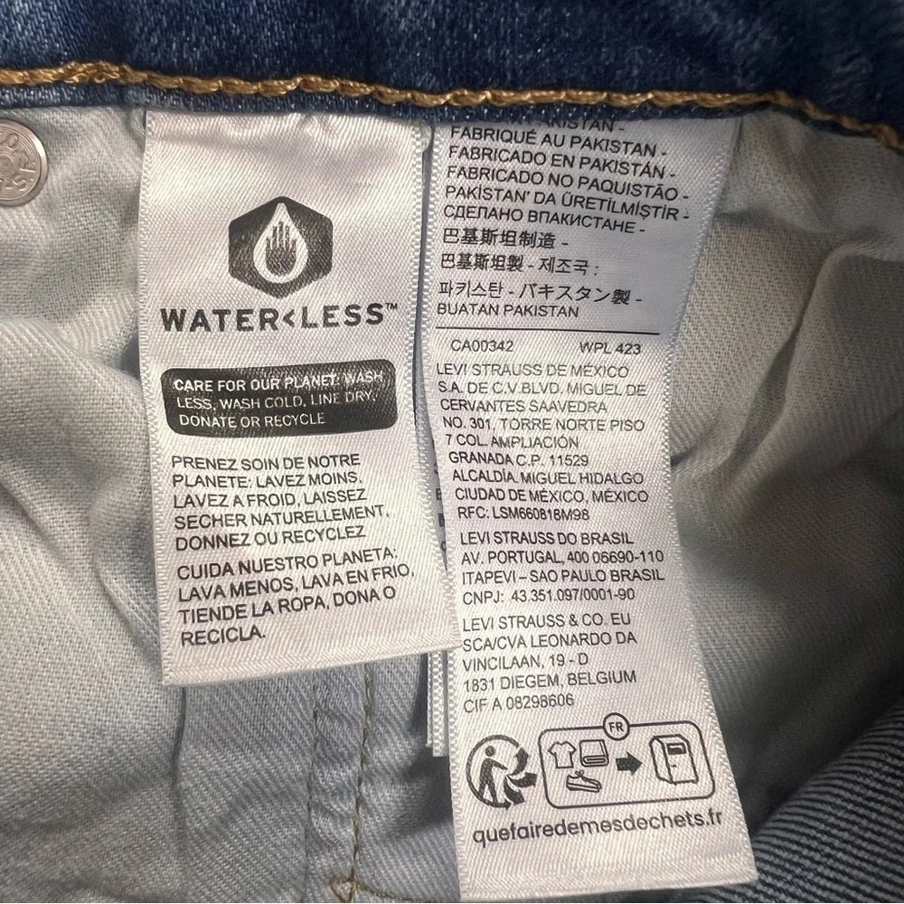 LEVI'S 505 straight leg faded men’s jeans size 38 30